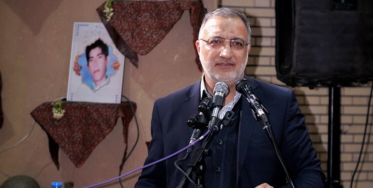 زاکانی: من می‌توانم شهادت دهم که دولت چه زحماتی می‌کشد / راه امروز برگشت به اصل انقلاب اسلامی و بهره‌گیری از تبعیت ولی و امام جامعه است