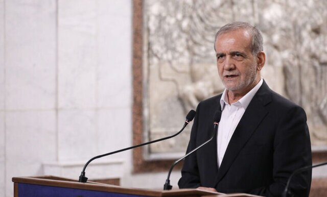 پزشکیان در جمهوری آذربایجان: هرچه در ابیات نظامی‌_گنجوی گشتم نتوانستم یک بیت شعر ترکی پیدا کنم / نظامی گنجوی اهل آذربایجان است، اما ابیاتش به زبان فارسی است؛ این نشان می‌دهد ما یک امت، یک قدرت و یک فرهنگ بودیم