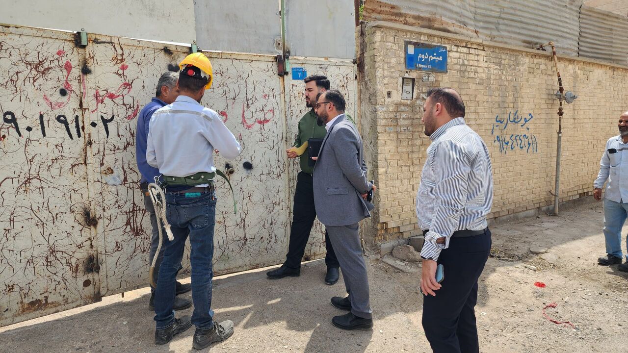 ۱۳ انبار ضایعاتی غیرمجاز در محلات مسکونی اهواز پلمب شد