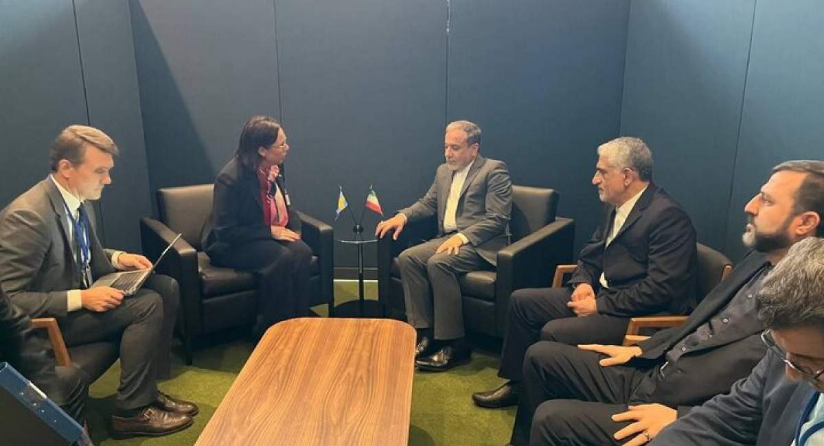 عراقچی به وزیر خارجه سوئد: با عاملان تعرض به سفارت ایران برخورد شود