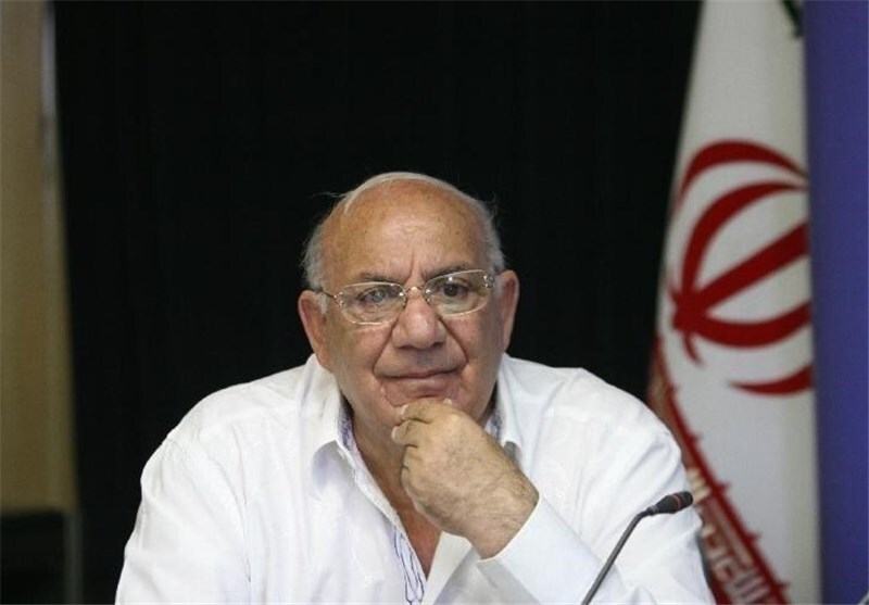واکنش مهاجرانی به پیشنهاد مدیریت ورزشی باشگاه استقلال: کسی از مسئولان استقلال با من صحبتی انجام نداده؛ حتی سؤالی از من پرسیده نشده / من فوتبال کشورم را دوست دارم؛ هر کاری از دستم بربیاید انجام می‌دهم
