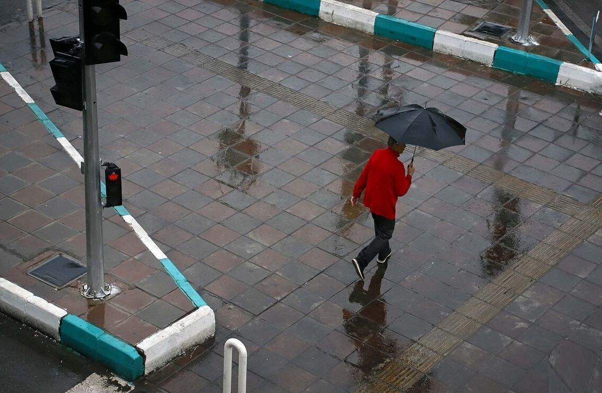 افزایش باد و باران در تهران / بیشینه‌دمای پایتخت بر عدد ۳۵ ایستاد