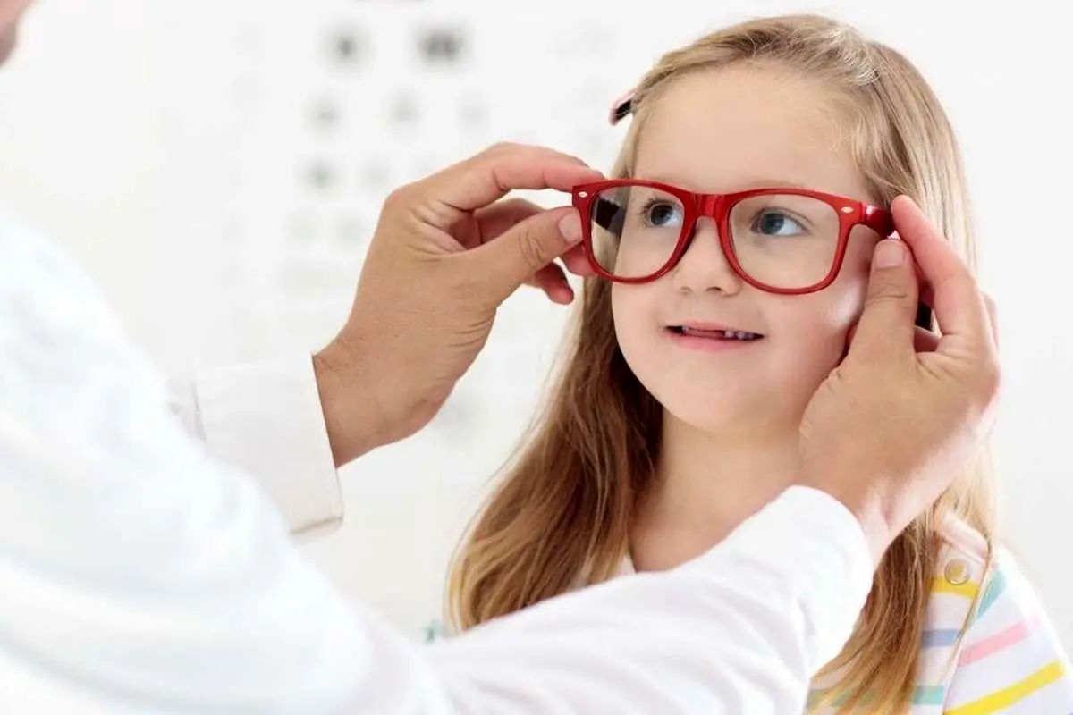 چرا بررسی بینایی کودکان قبل از درمان ADHD اهمیت دارد؟