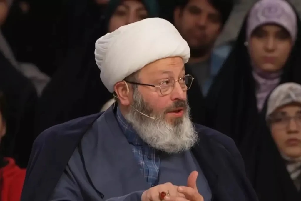 واکنش رشیدی کوچی، نماینده سابق مجلس به سخنان توهین آمیز قاسمیان، سخنران نزدیک به جلیلی، در عربستان: شما آگاهانه و عامدانه علیه کشور، مردم و نظام هزینه می‌تراشید / این اقدام شما خیانت است؛‌ای کاش به خاطر تحمیل هزینه‌های سنگین به کشور، محاکمه شوید، تا دیگر شاهد چنین مسائلی نباشیم