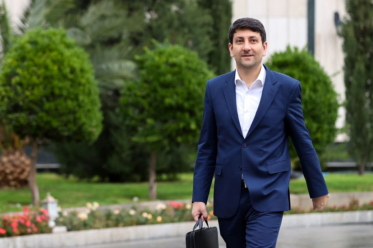 وزیر ارتباطات: افزایش ۷۵ درصدی تعرفه بسته‌های اینترنتی توسط اپراتورها، دور از ذهن است/ مردم و معیشت آن‌ها برای ما به شدت مهم هستند
