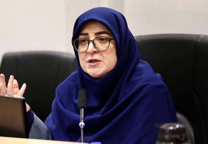 سخنگوی دولت درباره اعتراضات کامیون‌داران: براساس اعلام وزارت نفت، چنانچه کامیون‌داران در مسیری که برای آن بارنامه الکترونیکی صادر شده حرکت کنند، هیچگونه تغییر قیمتی در سوخت مصرفی آنها اعمال نخواهد شد / همچنین انتقال باری که دارای بارنامه الکترونیکی باشد را مجاز می دانیم