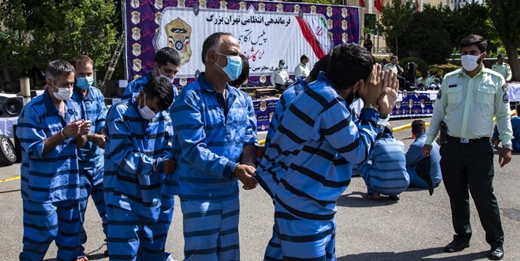 دستگیری ۹۵ سارق به عنف و حرفه‌ای در تهران / رئیس پلیس پایتخت: دوران مدارا با مخلان نظم جامعه و آرامش مردم به پایان رسیده