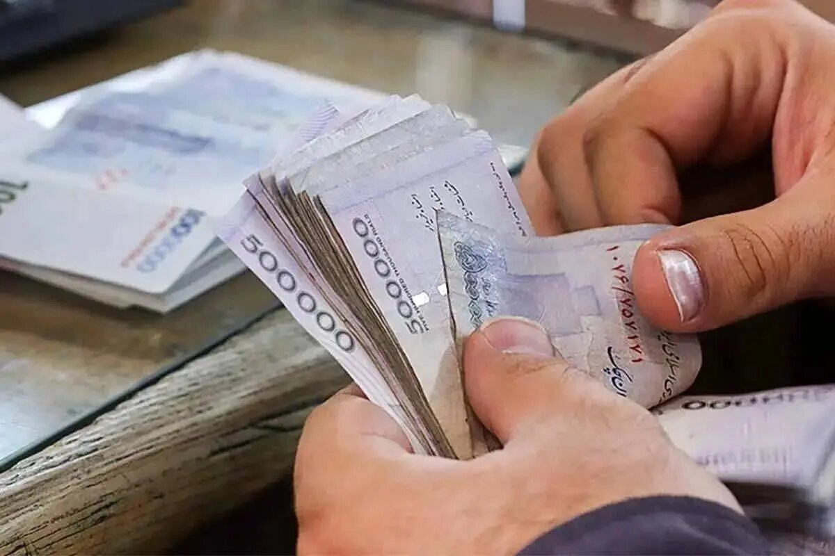 دستور رییس جمهور برای پرداخت حقوق کارمندان مبتنی‌بر عملکرد / سازمان اداری و استخدامی: کارگروهی برای تسریع تصمیم‌گیری‌ها و اجرایی شدن این سیاست تشکیل شده است