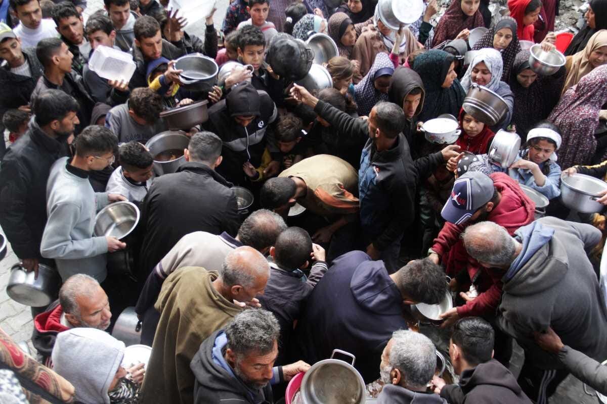 حمله موشکی اسرائیل به مرکز توزیع کمک‌های بشردوستانه/ ۳ نفر شهید و ۳۵ تن مجروح شدند