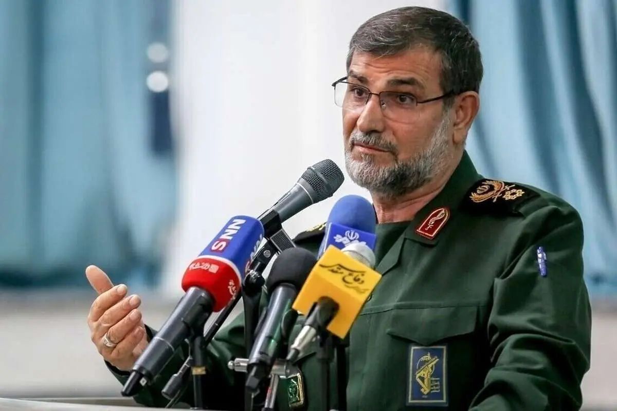 سردار تنگسیری، فرمانده نیروی دریایی سپاه: به هر ناو دریایی یا کشوری که بخواهد به ما حمله کند، پاسخی قوی خواهیم داد/ یمن با حمایت از فلسطین، ثابت کرد که مرد میدان است