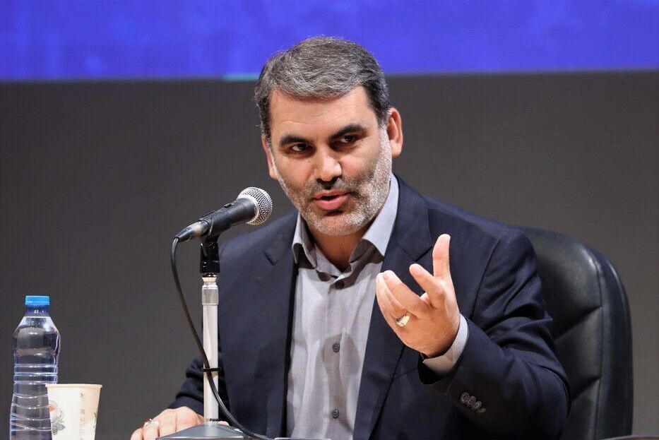 زنگنه، نماینده مجلس: معتقدیم که وزیر پیشنهادی اقتصاد رأی اعتماد را جلب خواهد کرد مگر اینکه در اثنای این فرایند، اتفاق خاصی رخ دهد / همه لابی‌ها، جلسات رأی اعتماد و استیضاح ۵۰ درصد ماجراست و روز رأی اعتماد و استیضاح بسیار مهم است / درمورد استیضاح آقای همتی همه بر این عقیده بودند که استیضاح رأی نمی‌آورد اما بعدازظهر و بعد از نماز و ناهار، ورق برگشت