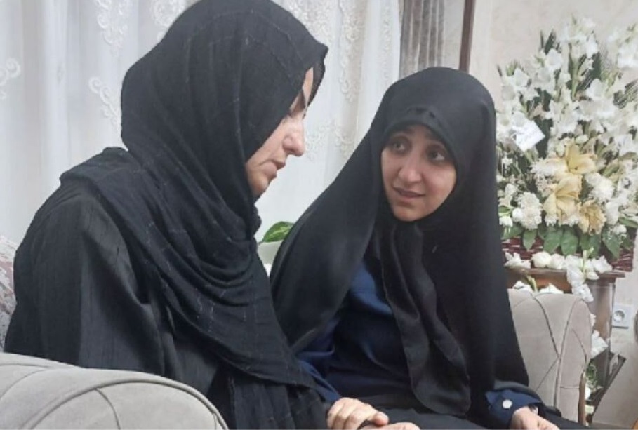 معاون رئیس‌جمهور در دیدار با خانواده الهه حسین‌نژاد: اقدامات فوری برای برنامه‌ریزی حمل‌ونقل ایمن در دستور کار دولت است