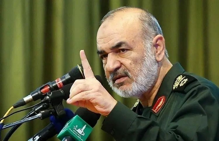 سرلشکر سلامی، فرمانده کل سپاه: شناور‌های تندرو، موشک‌ها و پهپاد‌های نیروی دریایی در تعداد قابل توجهی توسعه پیدا کرده‌اند/ برای پاسخ به هر سناریوی تهدیدی آماده‌ایم