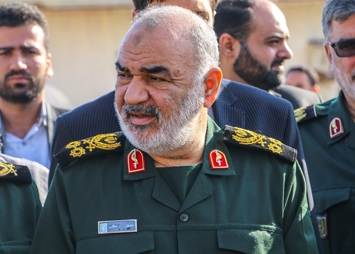 سردار سلامی: برخورد آتی ما با صهیونیست‌ها از جنس وعده‌های صادق نیست بسیار کوبنده‌تر خواهد بود / اگر صهیونیست‌ها دست از پا خطا کنند عبرت تاریخ خواهند شد