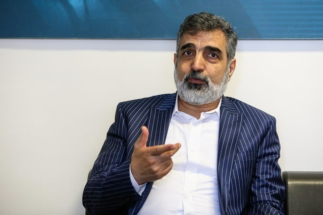 واکنش سخنگوی سازمان انرژی اتمی به حمله امریکا به تاسیسات هسته‌ای: آلودگی پرتویی و تشعشعات هسته‌ای در خارج از سایت‌ها گزارش نشده‌ / این اولین‌بار نیست که صنعت دچار آسیب می‌شود؛ در گذشته نیز مواردی بوده که بلافاصله آن‌ها را جبران کردیم / کارمندان سازمان انرژی اتمی در سلامت هستند