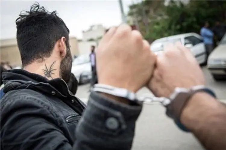 میزان: حکم قطع ید ۳ سارق با بیش از ۴۰ شاکی خصوصی، اجرا شد/ امتناع محکومان از بازگرداندن چندین کیلو طلای مسروقه از منازل