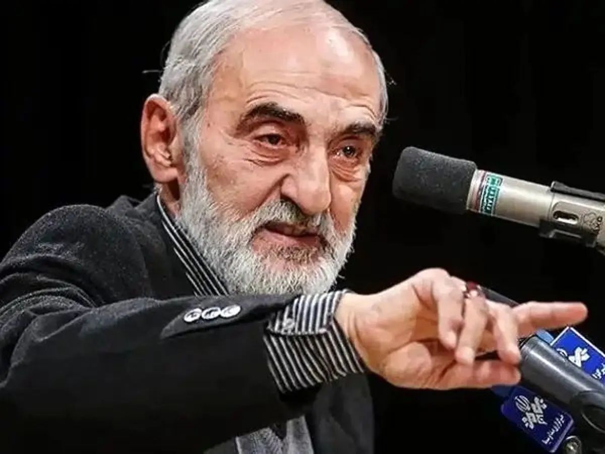 حسین شریعتمداری: صدور بیانیه با مضمون رفراندوم، تشکیل مجلس مؤسسان، تغییر قانون اساسی و‌... با سمت و سوی تغییر مبانی و اصول نظام، یعنی دقیقاً همان خواسته رسماً اعلام شده و بر باد رفته آمریکا و رژیم صهیونیستی از حمله نظامی