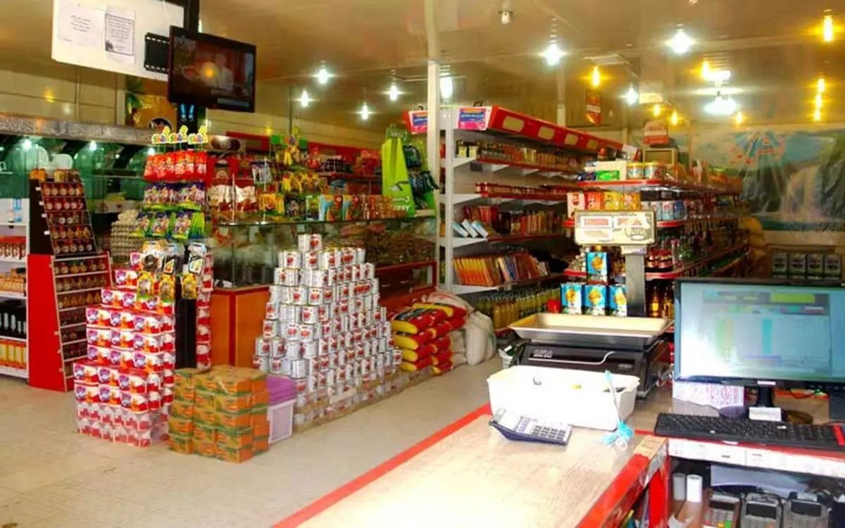 فرهیختگان: بیش از ۲۰ درصد سوپرمارکت‌های تهران به دلیل توسعه فروشگاه‌های زنجیره‌ای تعطیل شده‌اند/ با افتتاح هر فروشگاه زنجیره‌ای در پایتخت، به طور متوسط ۳ سوپرمارکت و فروشگاه پروتئینی از بازار حذف می‌شوند