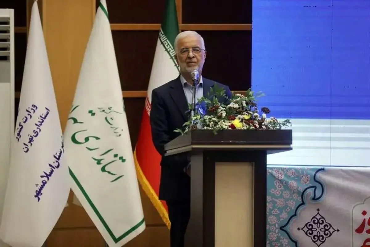 وزیر کشور: با توجه به تراکم بالای جمعیت در دشت تهران و کاهش بارش‌ها، مشکل جدی آب در این منطقه وجود دارد / از ابتدای اردیبهشت تاکنون، آب حدود ۹۰۰ مرکز دولتی که پرمصرف بودند، قطع شده / می‌توانیم با کاهش و مدیریت مصرف، شرایط را کنترل کنیم و این کار شدنی است