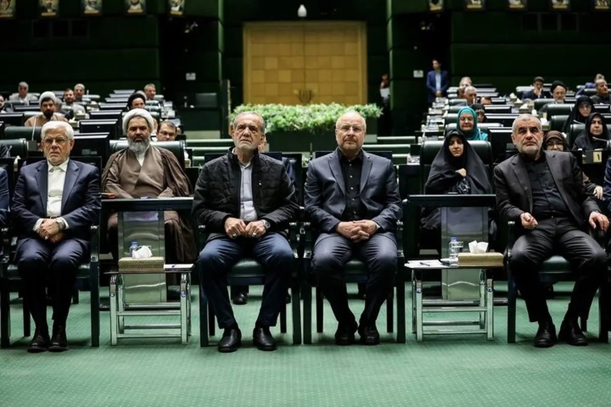 آغاز نشست غیرعلنی مجلس و دولت با حضور رئیس‌جمهور