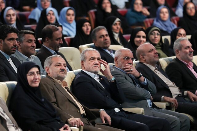 پزشکیان: نسلی تربیت کنیم که دغدغه اصلی‌اش پیشرفت کشور باشد، نه سودای مهاجرت