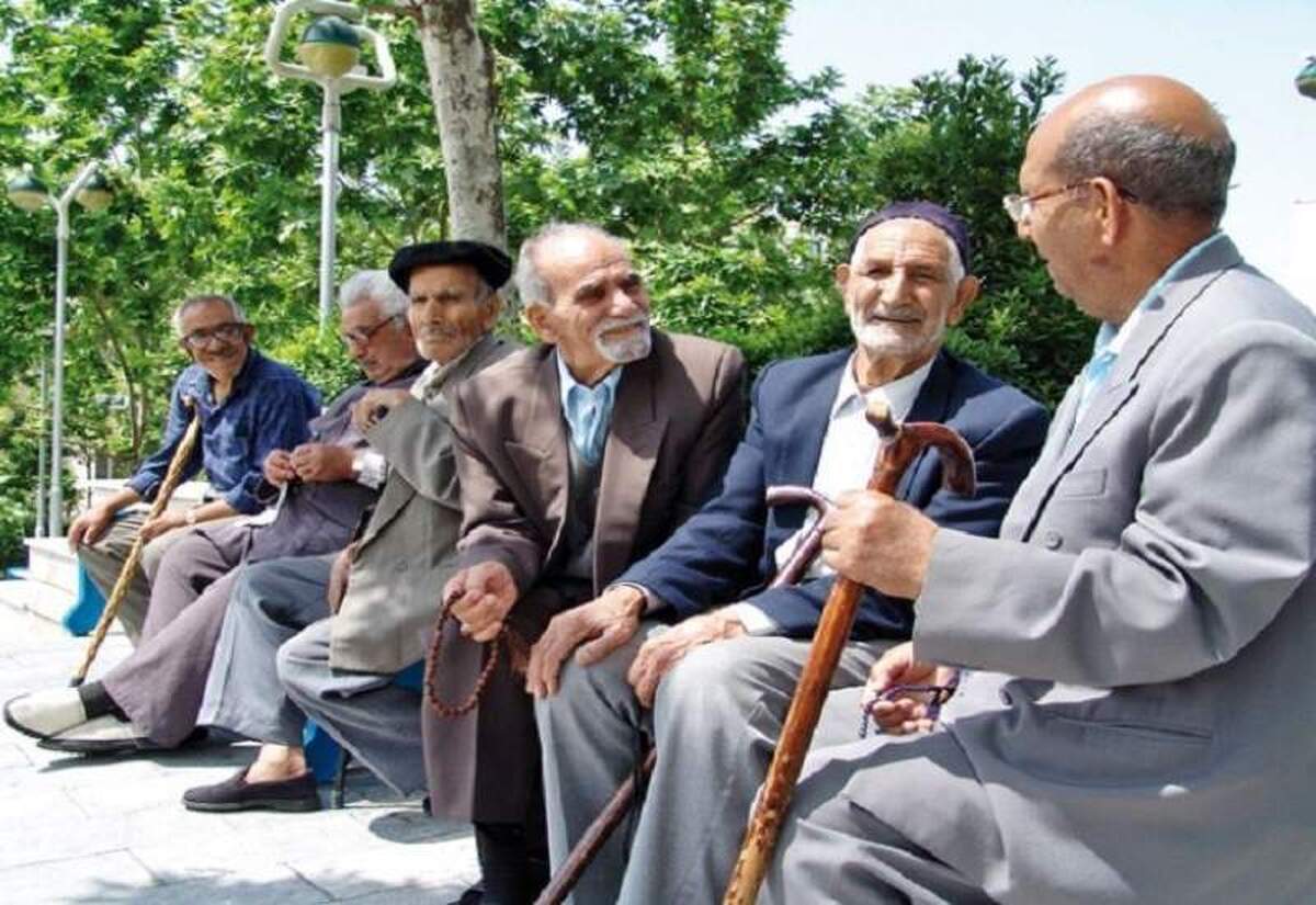 ایران یکی از پرسرعت‌ترین کشور‌ها در مسیر سالمندی است / در سال ۱۴۳۰ حدود ۳۱ درصد جمعیت کشور سالمند خواهند بود / اکنون ۱۲ درصد جمعیت ایران سالمند هستند