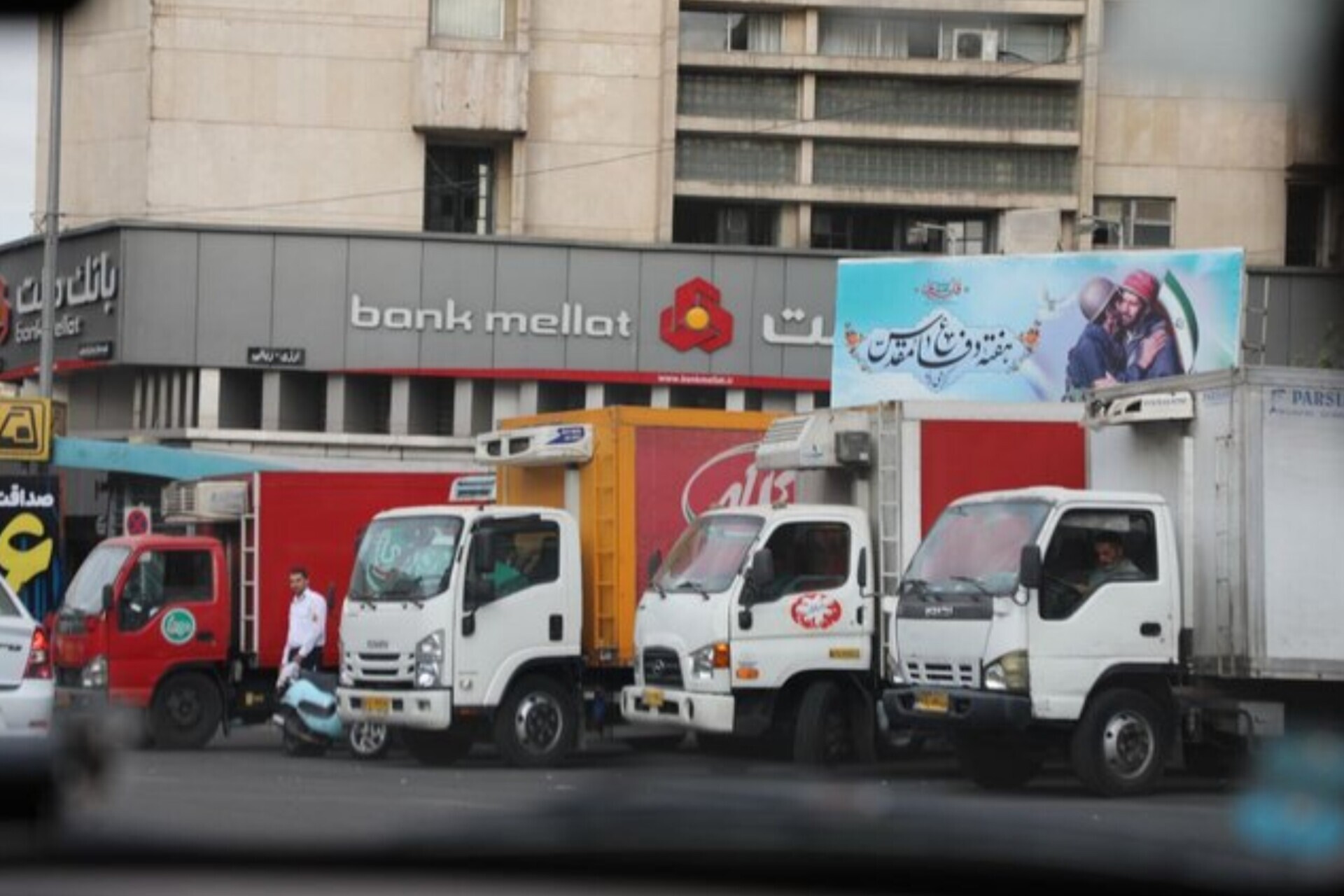 پلیس راهور پایتخت: جلوگیری از تردد کامیون‌ها و کامیونت‌ها تا ساعت ۱۰ صبح برای پیشگیری از ایجاد هرگونه افزایش ترافیک