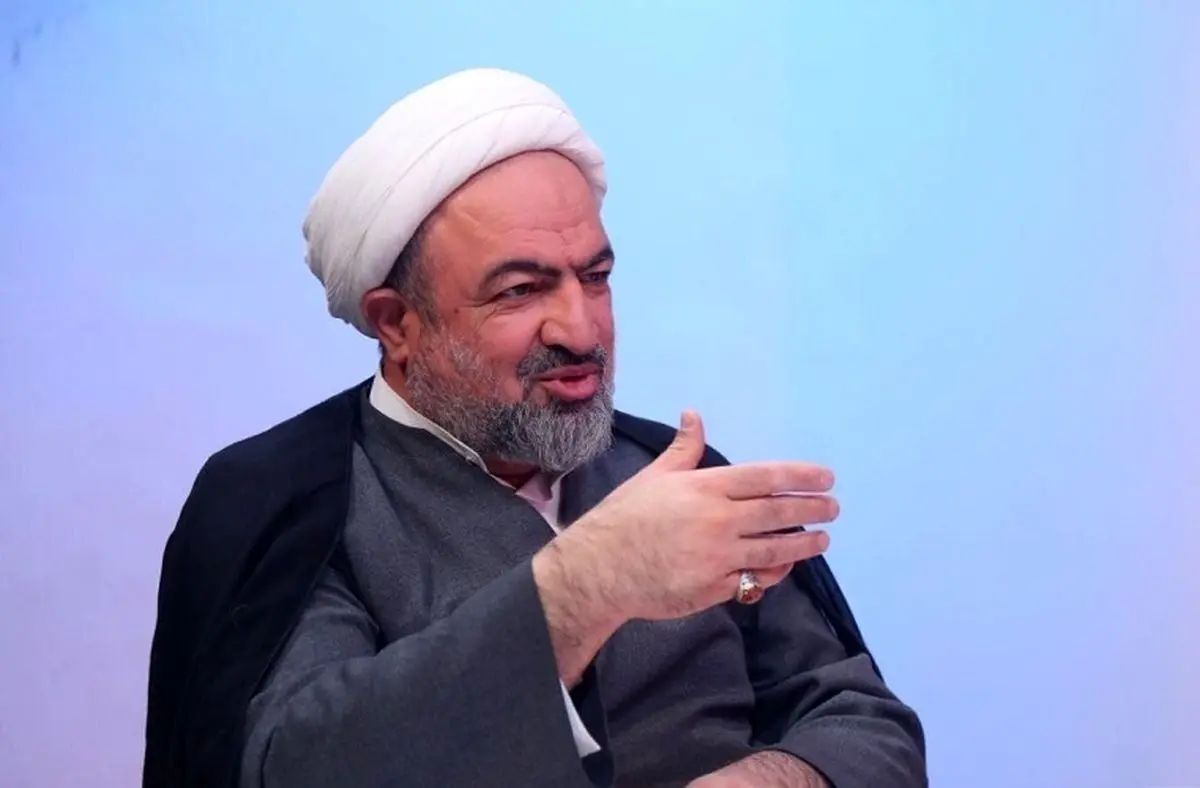 رسایی: وزارت خارجه در واکنش به اجرایی شدن مکانیسم ماشه، سفرای انگلیس، فرانسه و آلمان را فراخوانده، ولی فکر کنم باید آن‌ها را از ایران اخراج می‌کرد!
