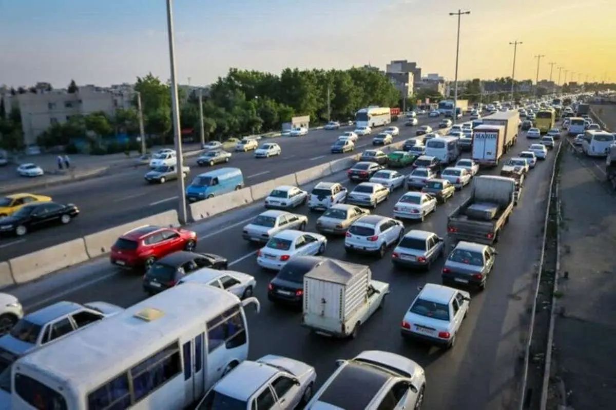 راهداری: ترافیک سنگین در مسیر‌های منتهی به شمال/ حجم بالای سفر‌ها باعث کندی حرکت خودرو‌ها شده