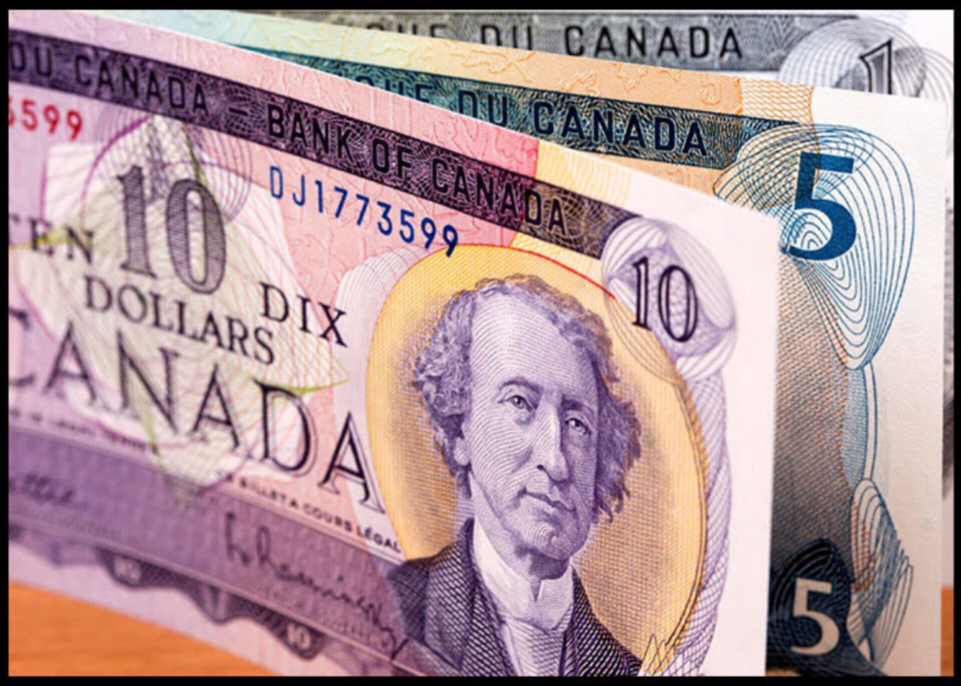 قیمت دلار کانادا، امروز شنبه ۳ آبان ۱۴۰۴