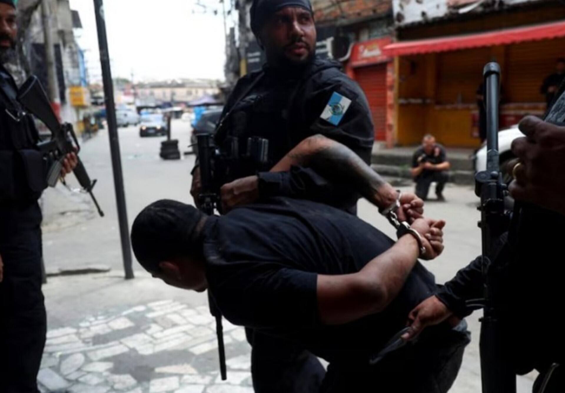 کشته شدن ۱۳۲ نفر در ریودوژانیرو در جریان عملیات پلیس کشته شدن ۱۳۲ نفر در ریودوژانیرو در جریان عملیات پلیس