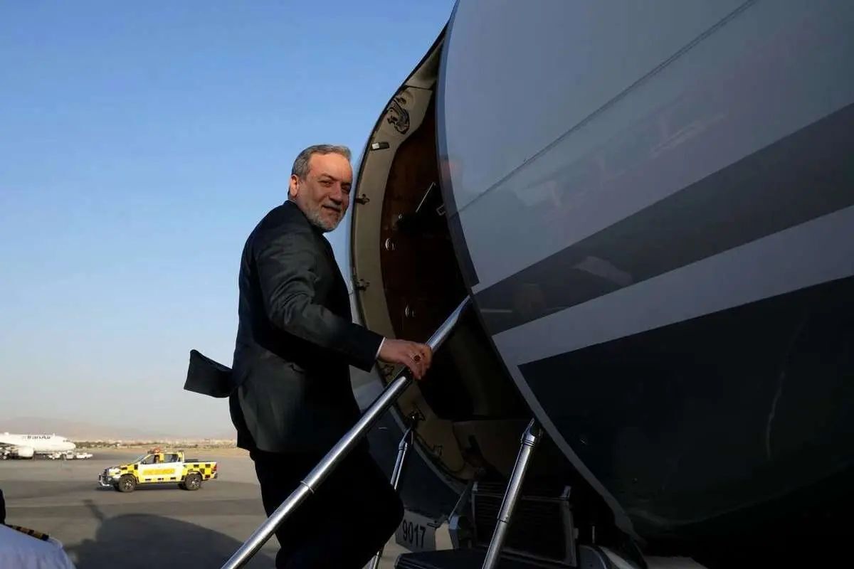 خبر سفر امشب عراقچی به عمان، جعلی است