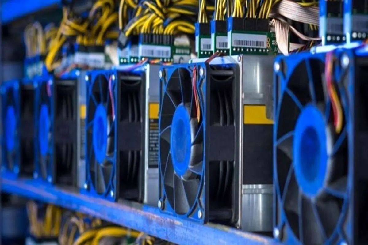شرکت برق: ایران چهارمین کشور استخراج کننده رمز ارز در جهان است/ حدود ۱۳ میلیون ایرانی در این بازار فعالیت دارند/ ۴۲۷ هزار دستگاه ماینر فعال در کشور، بیش از ۱۴۰۰ مگاوات برق مصرف می‌کنند