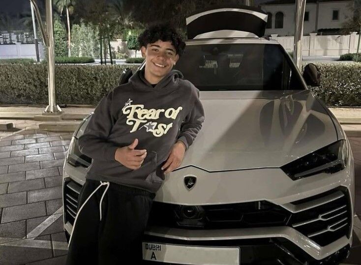 پلاک لامبورگینی اهدایی رونالدو به پسرش گران‌تر از خود ماشین است!