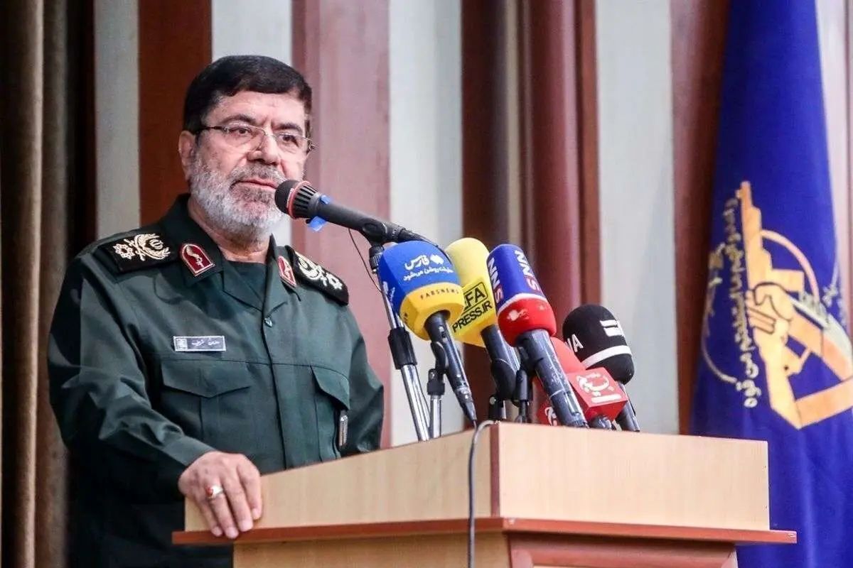 سردار رمضان شریف، سخنگوی پیشین سپاه: دشمن در جنگ ۱۲ روزه متوجه شد که مردم ما نمی‌گذارند ایران تبدیل به سوریه شود/ امروز صحنه نبرد به نفع ملت ایران است