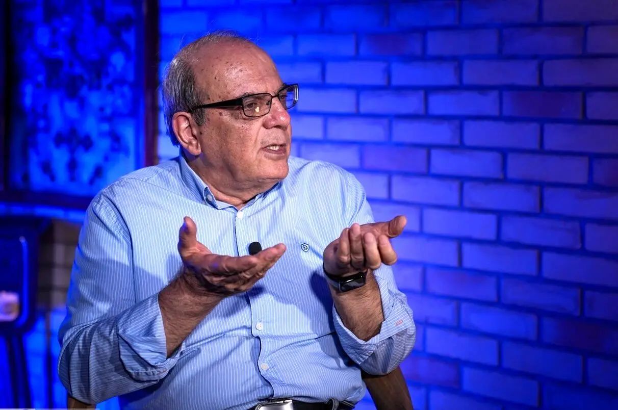 عباس عبدی، تحلیل‌گر سیاسی: یکی از نشانه‌های فرسودگی سیاست در ایران، گرفتاری در چرخه‌ای بی‌پایان از «نه»ها است/ ندیدن و نشنیدن راه چاره نیست؛ باید از امروز آموزش «آری» گفتن را آغاز کرد