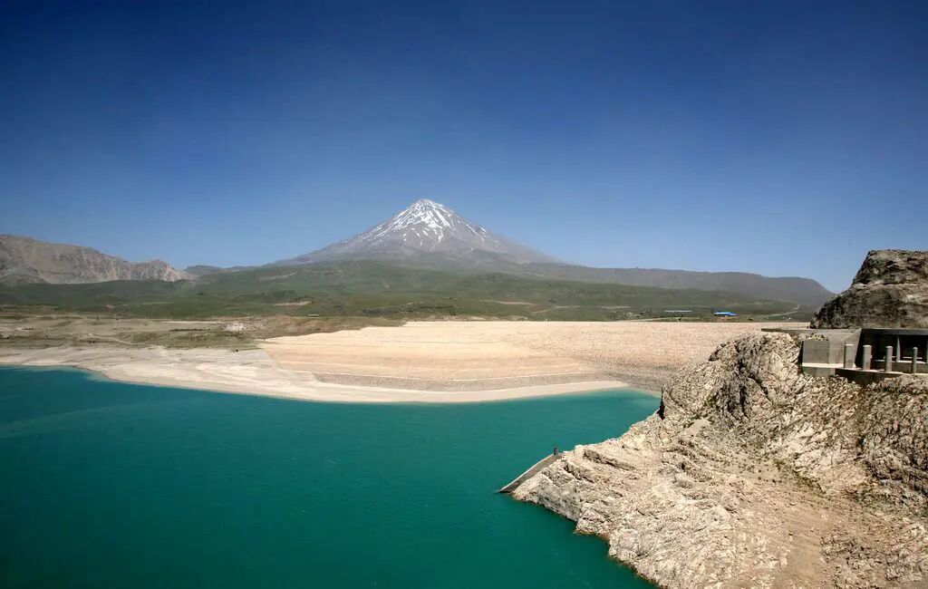 مدیر بهره‌برداری سد لار: تا به امروز اینقدر سطح مخزن سد، پایین نبوده/ الان این سد ۱۴ میلیون متر مکعب آب دارد که در مقایسه با سال گذشته، ۴۸ درصد کمتر است