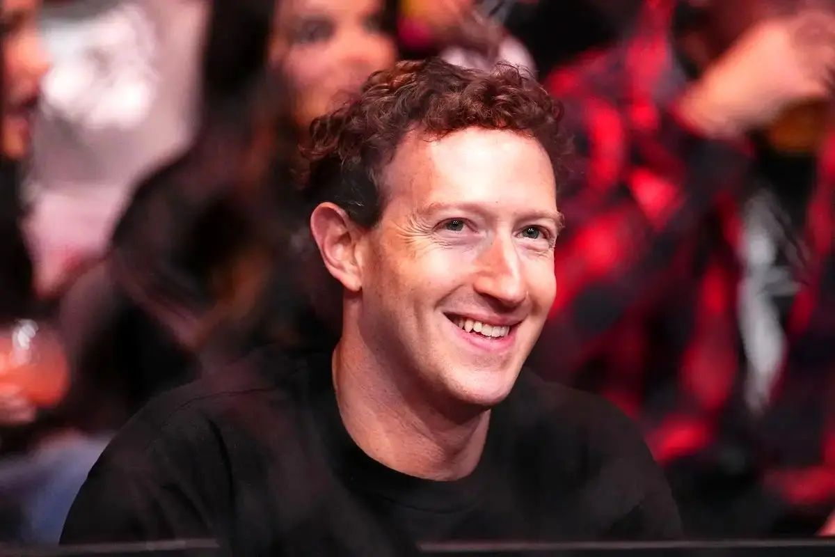 زاکربرگ ماند و حوضش؟