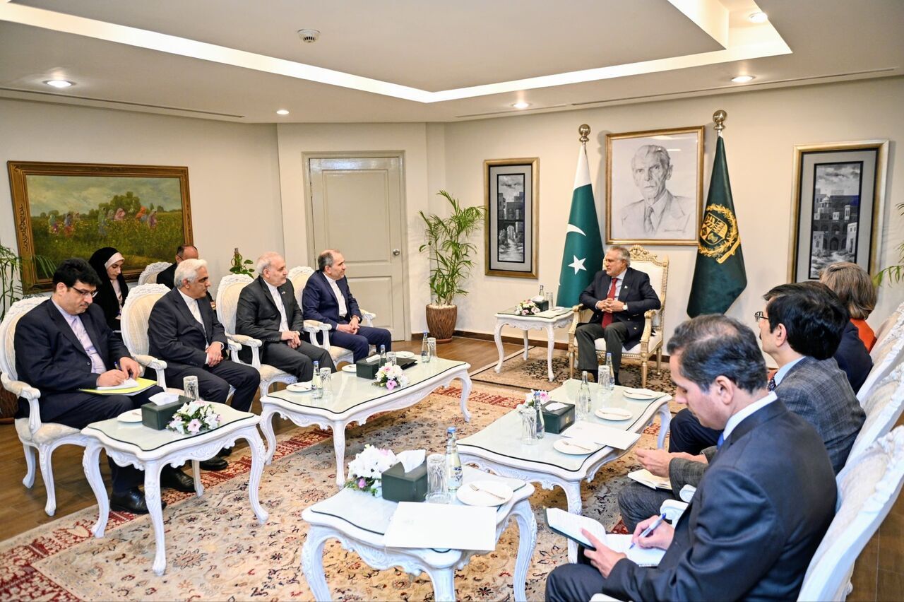 تخت‌روانچی: ارتقاء روابط با همه همسایگان، سیاست قطعی ایران است