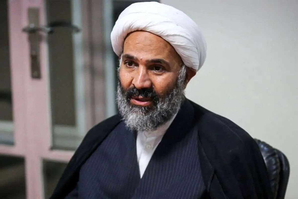 پژمانفر، نماینده مجلس: زمانی ۶ میلیارد دلار فرآورده‌های نفتی صادر می‌کردیم، اما امسال باید به همین میزان بنزین وارد کنیم/ امروز اصلاح‌طلب و اصولگرا دیگر در شاخصه‌های مورد نظر جایگاهی ندارند، هر کسی باید بتواند مسائل حوزه خود را جلو ببرد