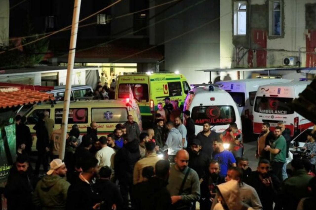 حزب‌الله درباره حمله اسرائیل به اردوگاه عین‌الحلوه: ارکان دولت لبنان بدانند که نشان دادن نرمش، ضعف یا تسلیم در برابر این دشمن، تنها وحشی‌گری و بربریت آن را افزایش می‌دهد/ بسنده کردن به واکنشی که در سطح تجاوز نیست، فقط به قتل عام‌های بیشتر منجر خواهد شد