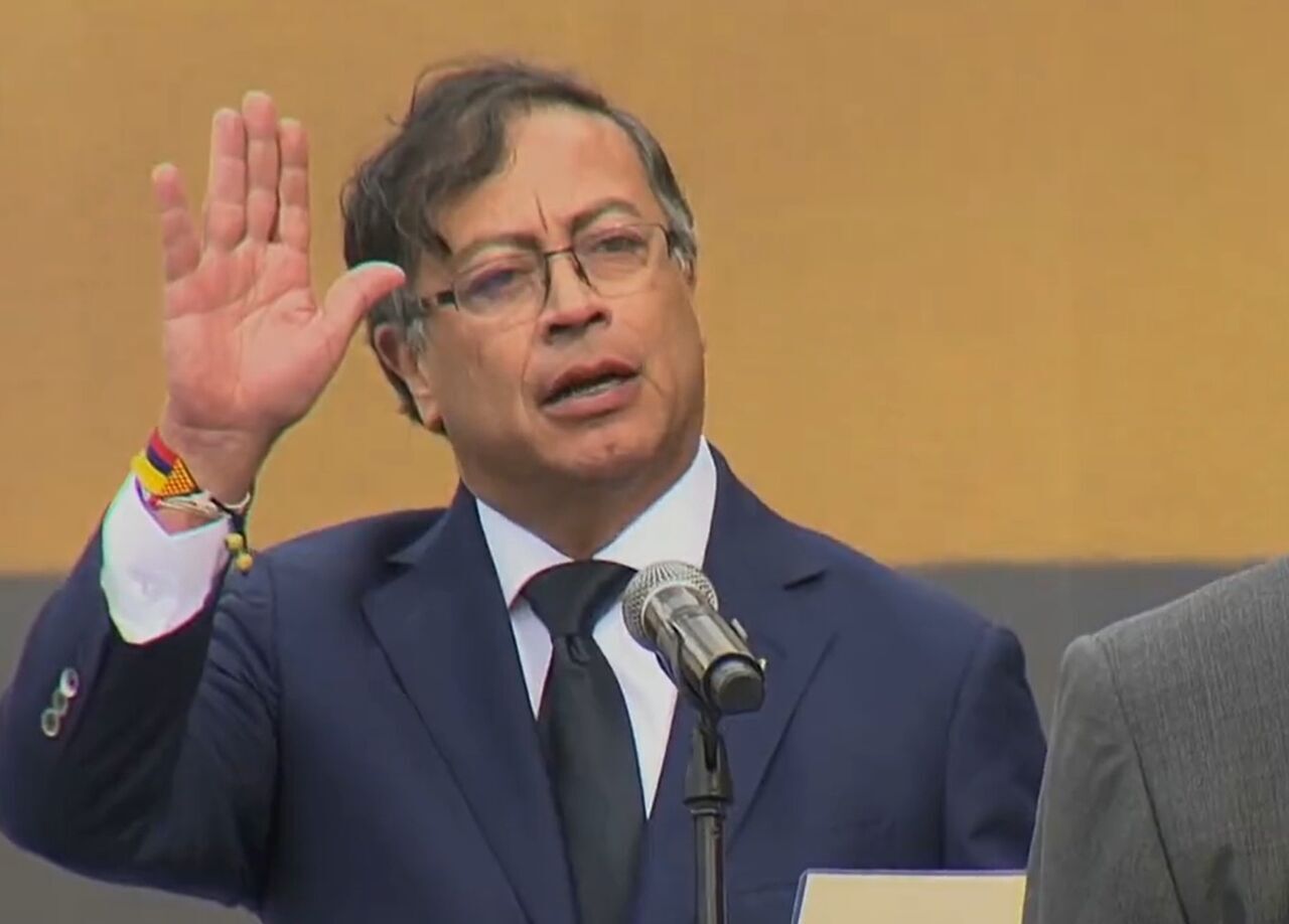 رئیس‌جمهور کلمبیا: کارزار فشار ترامپ بر ونزوئلا بیشتر برای دسترسی به نفت این کشور است / او به دمکراتیزه کردن ونزوئلا یا حتی به موضوع قاچاق مواد مخدر فکر نمی‌کند / مشکل مادورو، دموکراسی است، کمبود دموکراسی