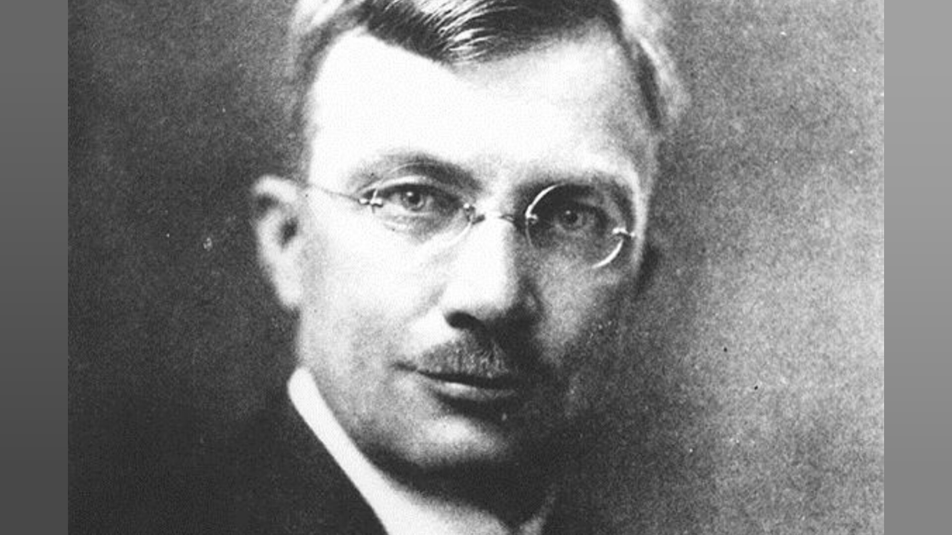 قسمت نود و سوم خاطرات میلسپو: تعدادی از کارمندان که حاضر نشده بودند به عضویت «حزب توده» درآیند، توسط شوروی‌ها اخراج شدند