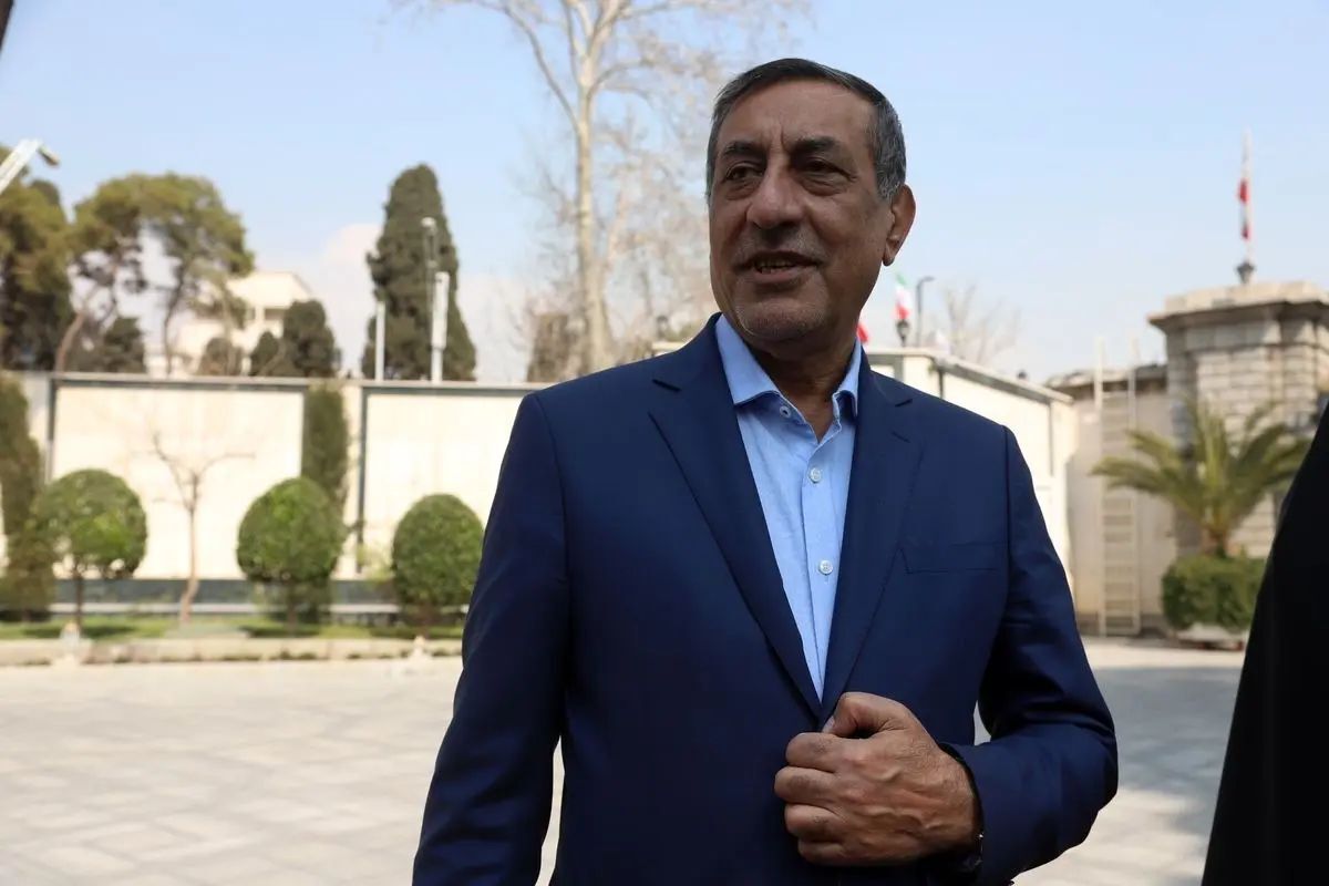 معاون اجرایی پزشکیان: برای تامین معیشت مردم و جلوگیری از خروج ارز، ناچار هستیم بخشی از یارانه بنزین را تغییر دهیم/ اصلاح قیمت بنزین ابتدا از خودرو‌های دولتی آغاز می‌شود