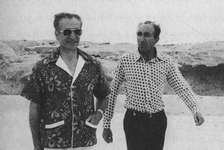 یادداشت‌های علم، چهارشنبه ۲۶ اردیبهشت ۱۳۵۲: شاه درباره درخواست نفتی‌ها گفت «هم به آنها، هم به سفیر انگلیس و امریکا بگو من نمی‌توانم راجع به ثروت کشورم شاه بخشی بکنم؛ اگر در این زمینه اصرار بکنید، همه چیز را به هم میزنم، شما هم هیچ گهی نمی‌توانید بخورید»