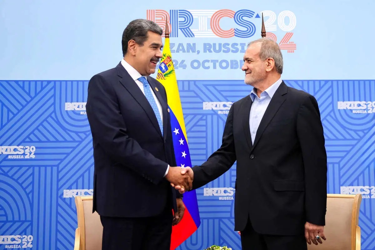 پزشکیان: اقدام آمریکا در اعزام ناوگان جنگی به سواحل ونزوئلا، بدعتی خطرناک در تهدید صلح و امنیت جهانی است / مادورو: از حمایت‌های همیشگی ایران ممنونم