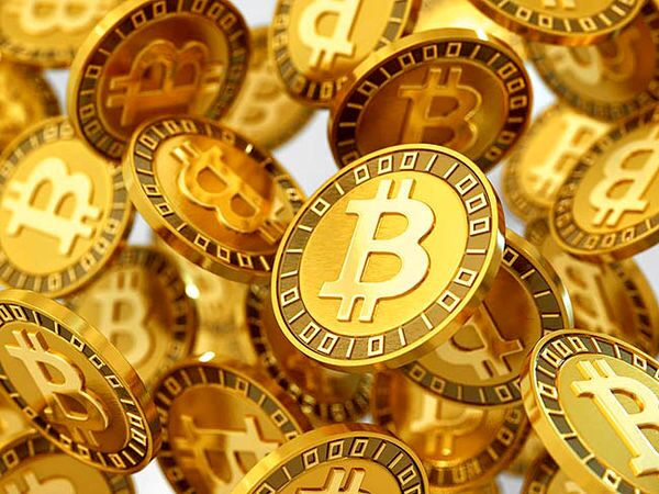 قیمت بیت‌کوین به زیر ۹۰ هزار دلار سقوط کرد