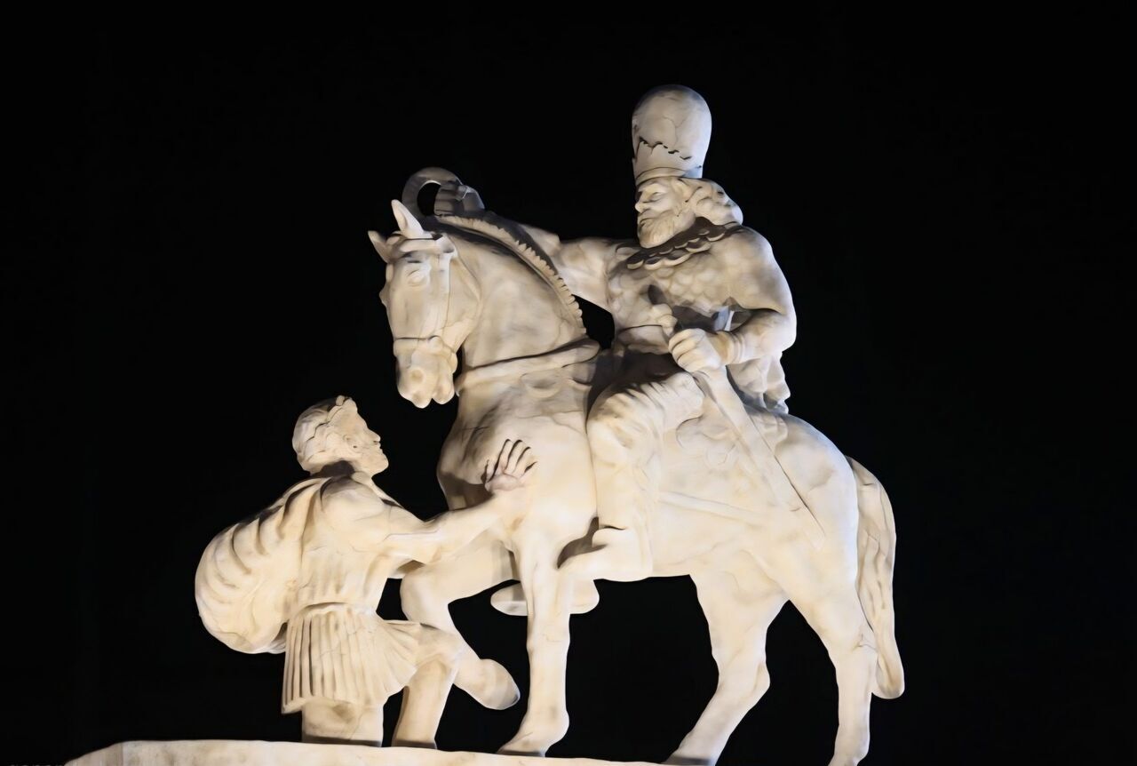 شهرداری تهران: مجسمه والرین در ورودی فرودگاه مهرآباد نصب شد