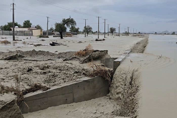 آب‌گرفتگی ۱۸۰ واحد مسکونی در روستای نگرپایین جاسک؛ امدادرسانی ادامه دارد