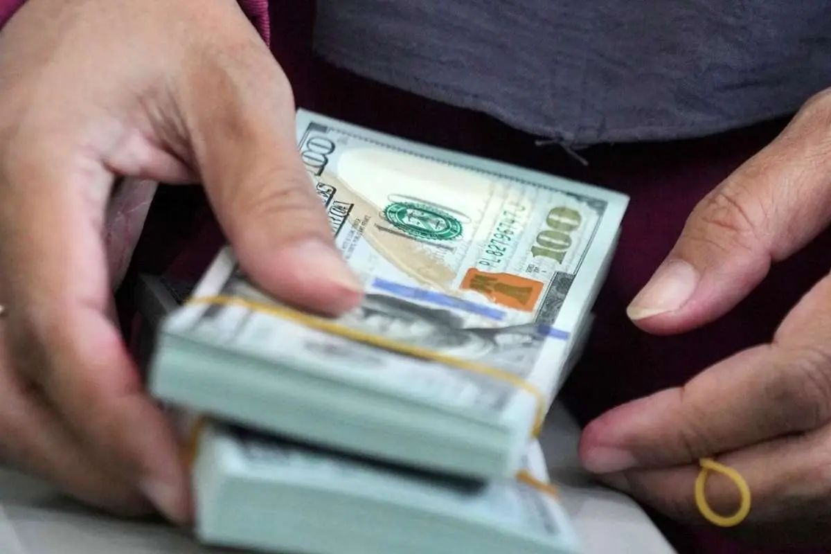 قیمت دلار آمریکا در بازار مبادله، امروز سه‌شنبه ۲ دی ۱۴۰۴